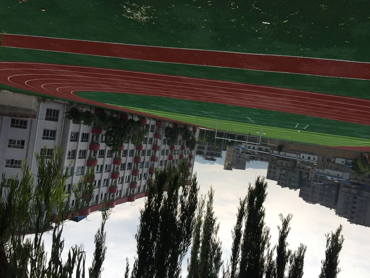 混合式塑胶跑道的特点与施工工艺
